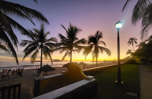 Ixtapa Villa | Beach House in Ixtapa - Playa Iguana Residential
