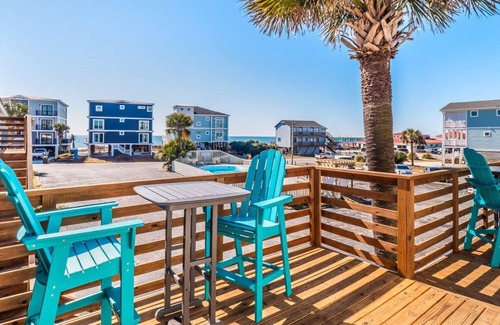 Yaupon Beach Hotel | Beach House OKI - King Studio in hotel on Oak Island, North Carolina