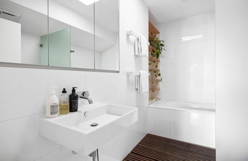 Bellevue Hill House | Beach House on Roscoe