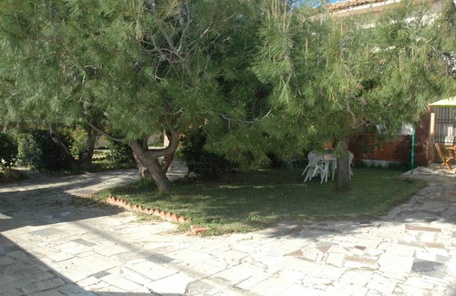 Noto Marina Apartment | Beach house overlooking the cliff and sand