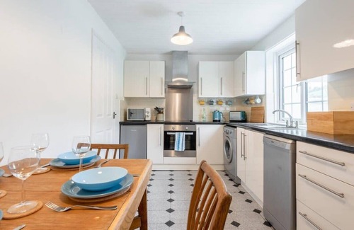 Porthtowan House | Beach House Sea Views 10 min Walk to Beach