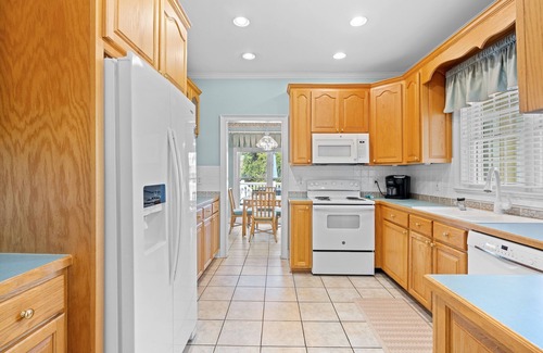North Litchfield Beach House | Beach house, split floor plan, spacious sundeck, walk to beach, dog friendly