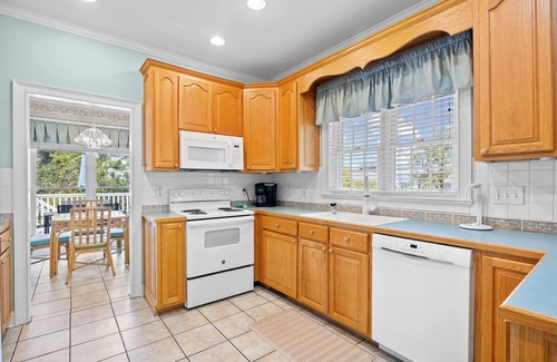 North Litchfield Beach House | Beach house, split floor plan, spacious sundeck, walk to beach, dog friendly