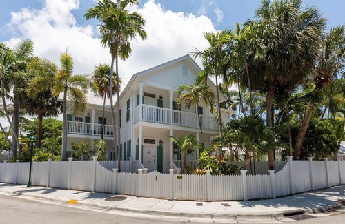 Bahama Village House | BEACH HOUSE ~ Stunning 4B/4Ba Home with Private Pool in Truman Annex!