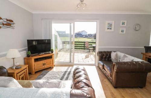 Deganwy Apartment | Beach House Ty Traeth