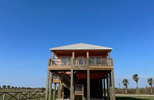 Port Bolivar House | Beach House with Beach View