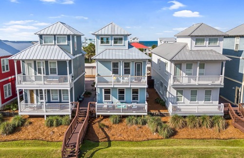 Waterside Village House | Beach House - Waterside Paradise by PHG