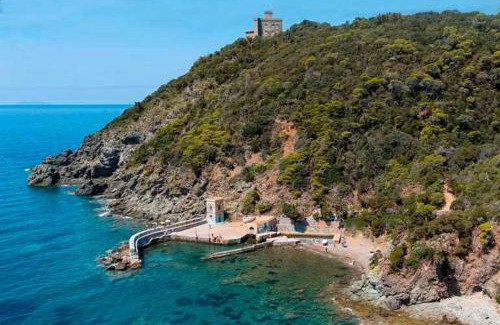 Quercianella House | Beach house with garden