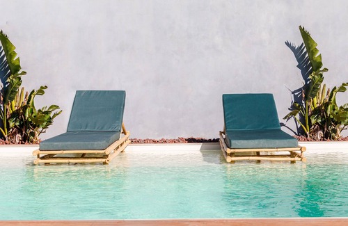Esmoriz House | Beach house with heated pool!