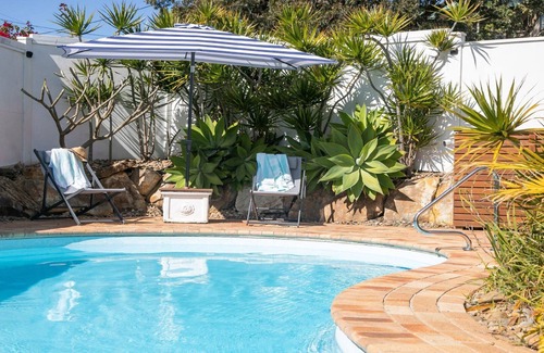 Copacabana House | Beach House with Pool at Copacabana