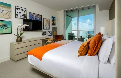 Hollywood South Central Beach Hotel | Beach is Calling! 2 Convenient Units, Private Cabanas, Pool, Near Beach