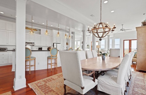 Saint Simons Island House | Beach Lawn Cottage - Magnificent Oceanfront Coast Cottages Escape - Heated Pool