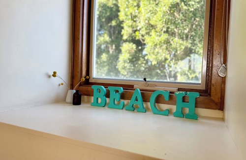 Torquay House | Beach Life on Price: 2 BR, 1 BA in Torquay, Sleeps 8