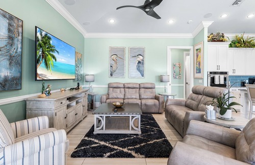 Fort Myers Beach House | Beach Life! Two Heated Pools, Sleeps 19 - FMB - Sweet Summer - Roelens