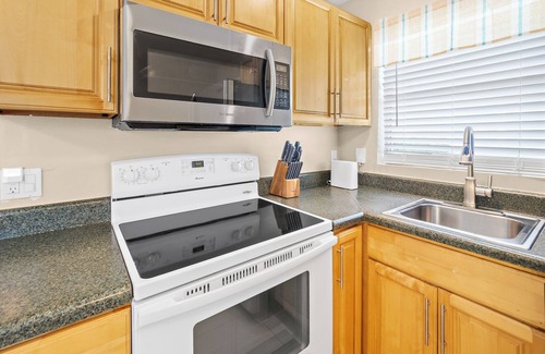Port Canaveral Condo | Beach Living | Few Steps to the Sand | Budget Stay