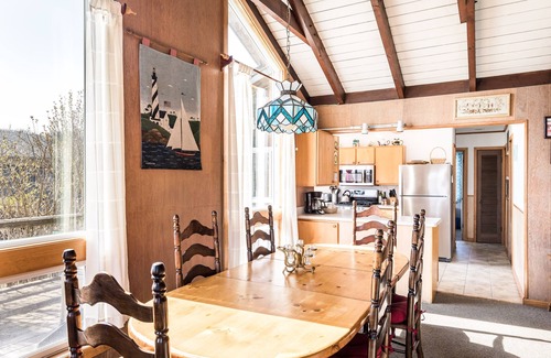 Montauk House | Beach Lovers Paradise: Ditch Plains, Steps to Beach, Ocean View, Family Friendly