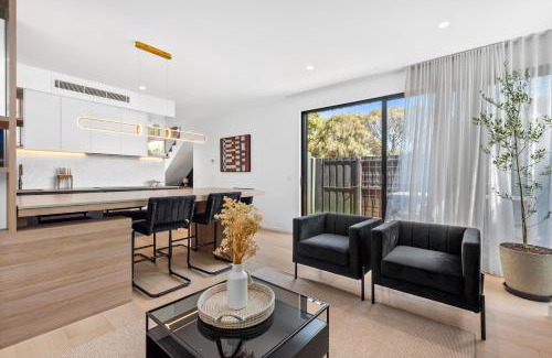 Ocean Grove Apartment | Beach Luxury On The Park - Brand New 2 bedroom 3 Bathroom Carport Shops 100m Beach 500m Aircon Heating Gas fireplace WIFI