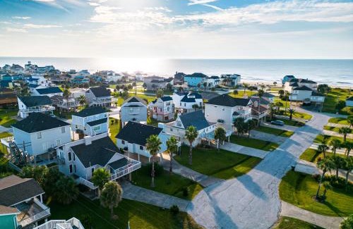 Pirates Beach House | Beach Mode ON!