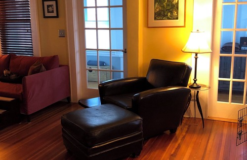 Milford House | Beach Neighborhood House…walk to beach, downtown and train station.