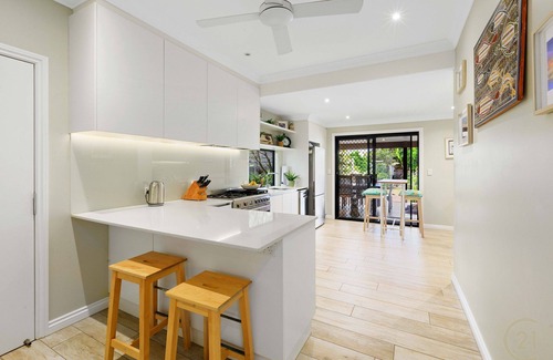 Clontarf Apartment | "Beach Oasis" - Clontarf Q 4019