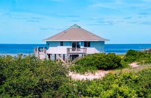 Cedar Island House | ► Beach Paradise ►Tranquily ► Privacy ►2.5 Miles Personal Pristine Virgin Beach