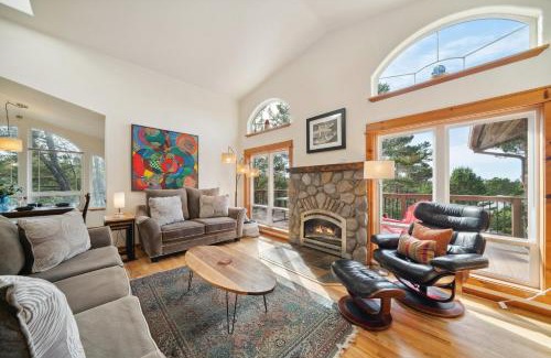 Manzanita House | Beach Pine MCA#1575