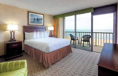 Northeast Virginia Beach Resort | Beach Quarters 1BR 1BA with a nice Ocean Front Balcony - sleeps 6