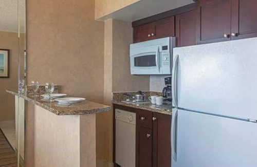 Northeast Virginia Beach Resort | Beach Quarters 1BR 1BA with a nice Ocean Front Balcony - sleeps 6