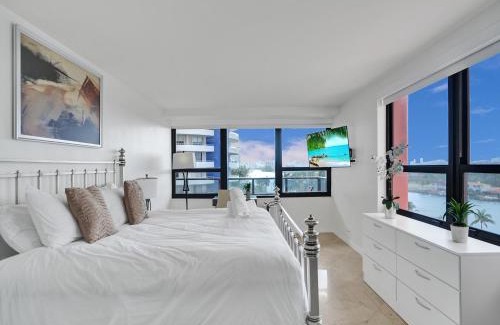 Mid Beach Apartment | Beach Resort condo 921