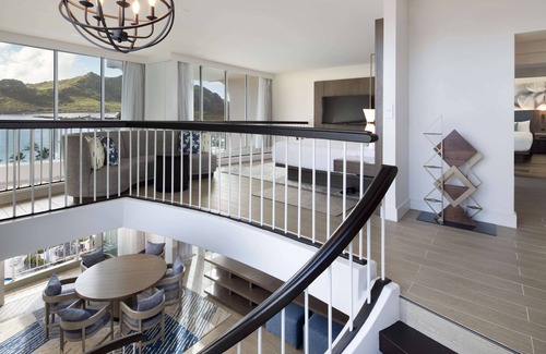 Lihue Resort | Beach Resort with Outdoor Pool & Dining by the Ocean | Oceanfront 1BR Suite