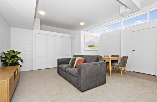 Frankston Apartment | Beach Retreat Apartment A