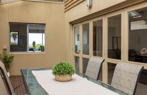St Leonards House | Beach Retreat at St Leonards
