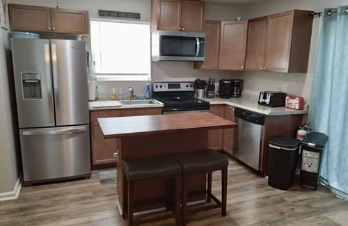 Villas House | Beach Retreat I HotTub I FirePit I Near Cape May I 7 Beach Passes I 4 Bikes
