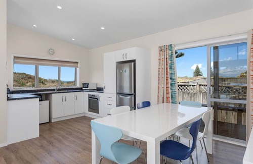 Ohope House | Beach Retreat - Ohope Holiday Home