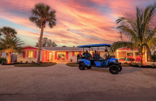 Englewood House | Beach Retreat, Pool, Families, Bachelorette, Sleeps 12,Golf Cart, Cold Plunge