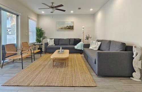 Jacksonville Beach House | Beach Retreat Complex w Pool - Sleeps 25
