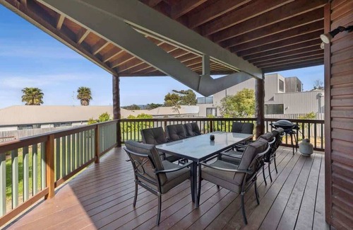 Aireys Inlet House | Beach Retreats I Ocean Views I Pet Friendly