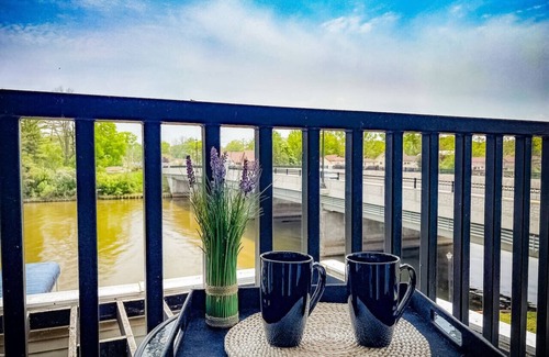Wasaga Beach Apartment | Beach&Riverside/Prime Location!