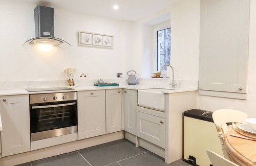 Hele Cottage | BEACH ROAD HOUSE, pet friendly in Hele Bay, Ilfracombe