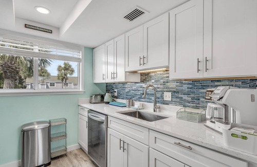 Destin House | Beach Set Up Included 100% Remodeled 2BR/2.5BA Townhouse, Spectacular Lake Views