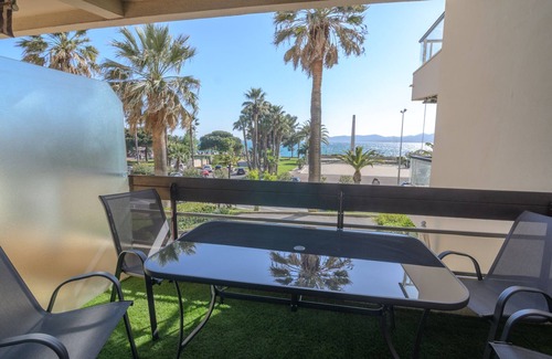 Saint-Raphael Apartment | Beach, shops and nautical club on foot - Swimming pool