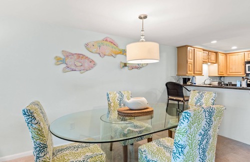 Destin House | Beach-side, beautiful low-rise with uncrowded beach!