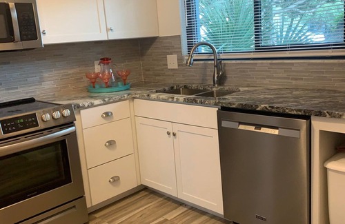 New Smyrna Beach Condo | Beach side condo - Pool - Pickleball - Tennis - Gym - Full equip