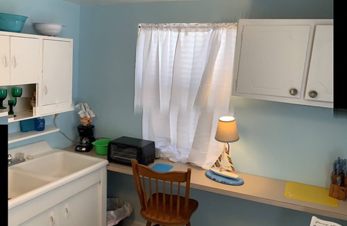 Bayview Apartment | Beach Side Studio #1 - Pet Friendly, WiFi, Off-Street Parking, Large Smart TV