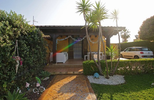 Solfarelli Villa | BEACH side villa for a SEA holiday near Cefalù, 2 bedrooms, Wi-Fi, A/C & Garden