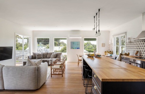 Balnarring Beach House | Beach Street (Heated Pool)