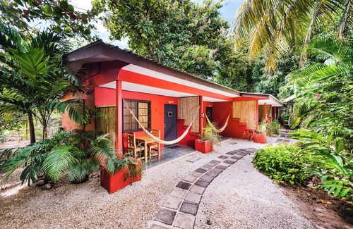 Palm Beach Estates Apartment | Beach Studio in Playa Grande. Fast WiFi, Cold AC, Full kitchen. Close to beach.