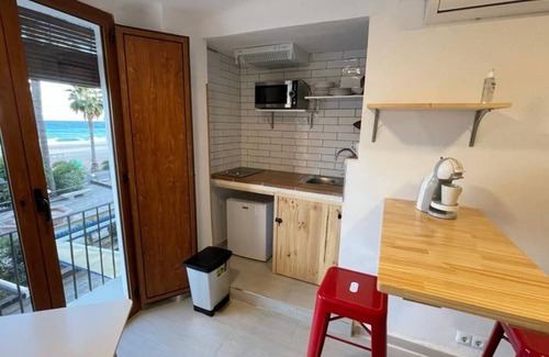 Old Town Apartment | Beach Studio, Modern Apartment in Villajoyosa