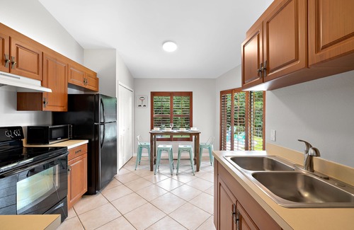Central Naples House | Beach, Sun and Fun! *Beach House * New Listing