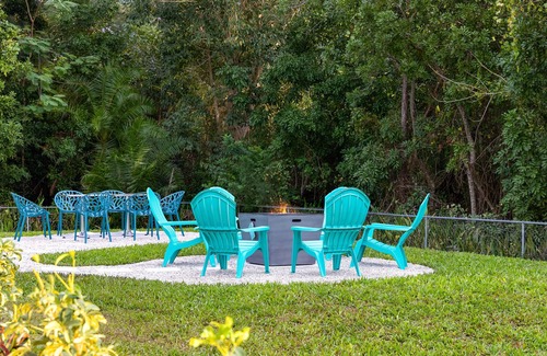Central Naples House | Beach, Sun and Fun! *Beach House * New Listing